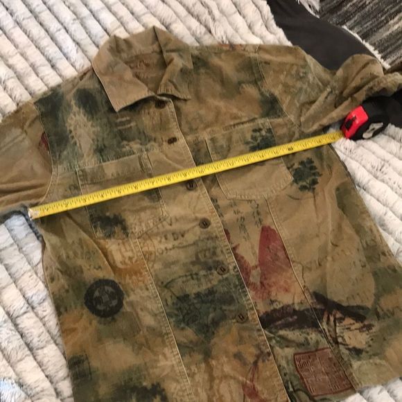 Super cute corduroy button down shirt - Picture 4 of 6